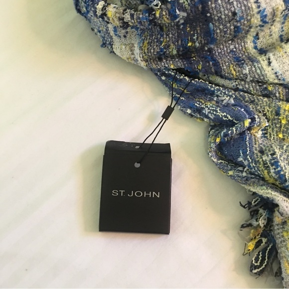 ST. JOHN NEW WITH TAGS SWEATER MED BUT WEARS LIKE… - Picture 12 of 15